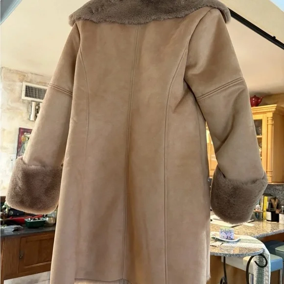 VENUS Plush Tan Teddy Jacket - Picture 2 of 6